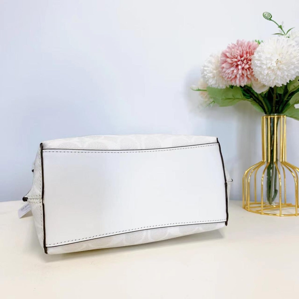 Coach CA582 Mollie Bucket Bag 22 In Signature Canvas In Gold/Chalk/Glacierwhite Coach CA582 Mollie Bucket Bag 22 In Signature Canvas In Gold/Chalk/Glacierwhite